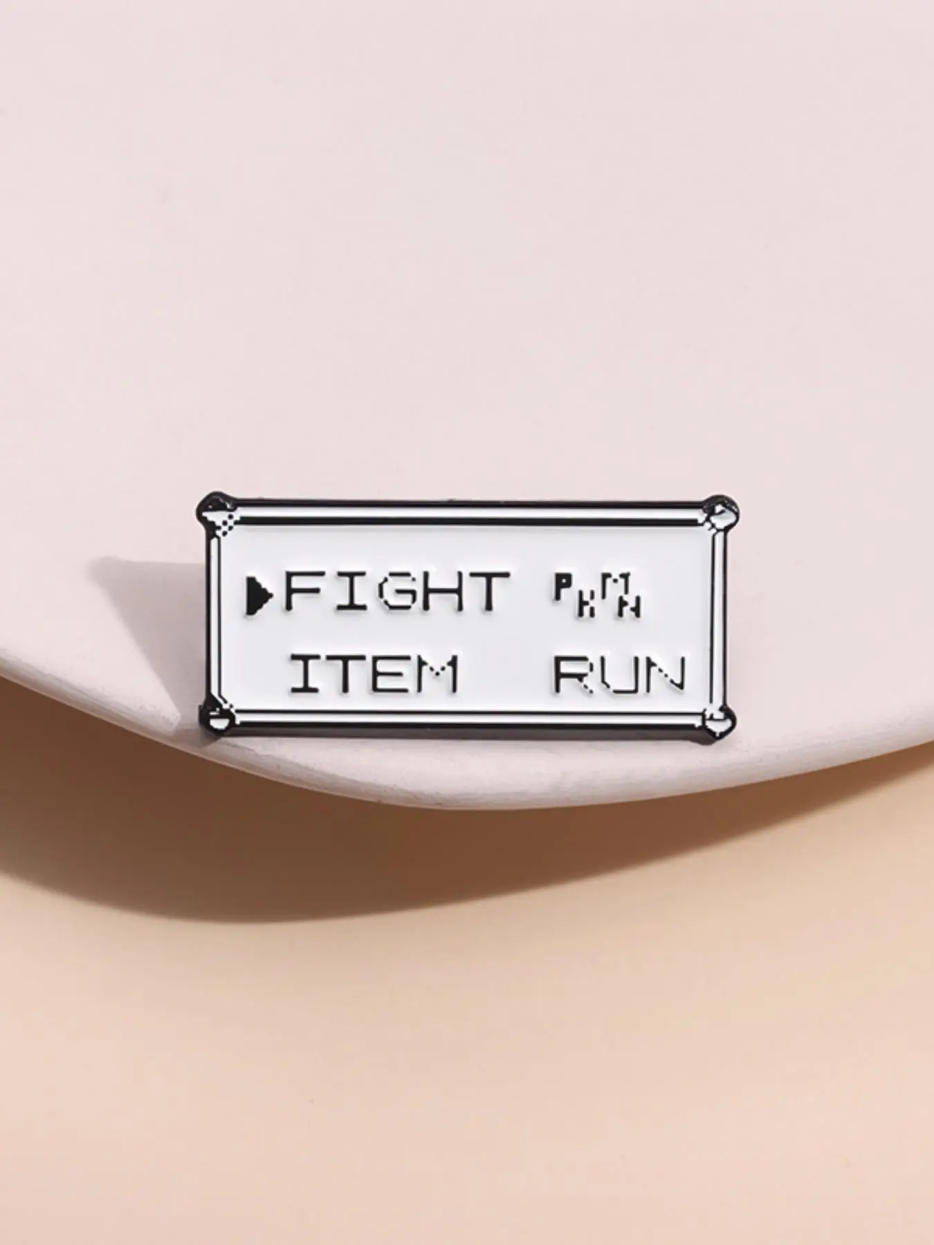 Men Accessories For Birthday Gift - Broche con Patrón de Letras, Broche