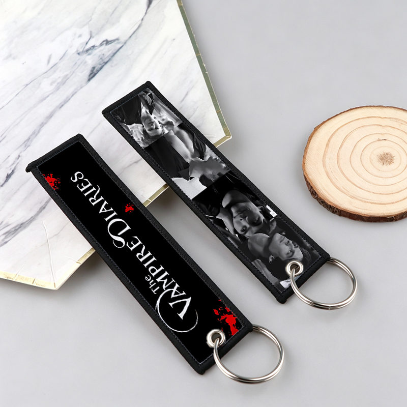 Llavero de The Vampire Diaries - Men Accessories For Birthday Gift reseña y precio